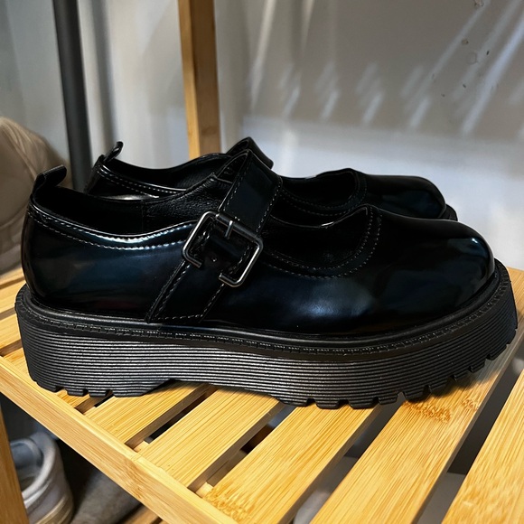 Lolita Black Platform Mary Janes - Picture 2 of 4